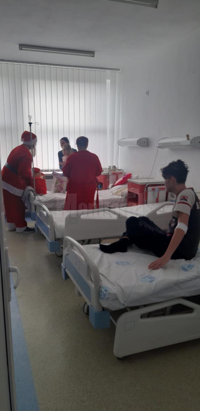 Moș Crăciun la copiii internați în Spitalul de Urgență Suceava