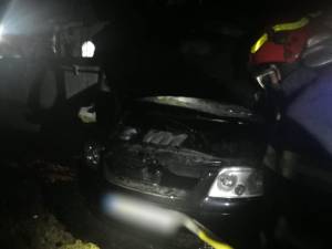 masina incendiata de la Bradatel