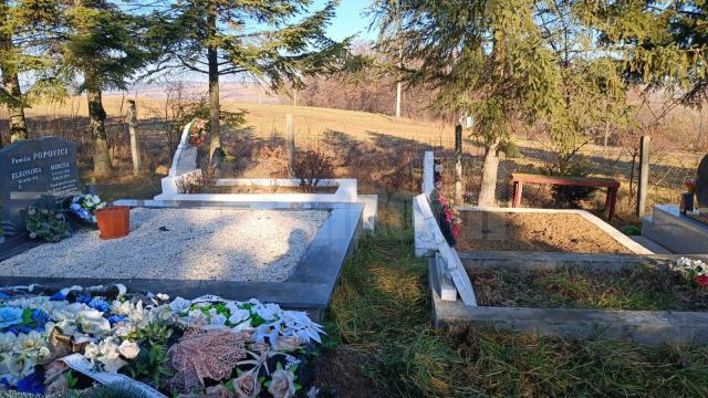 Morminte profanate in cimitirul din Bodnareni