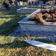 Morminte profanate in cimitirul din Bodnareni