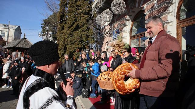 Urători la Primăria Fălticeni, în ultima zi a lui 2022