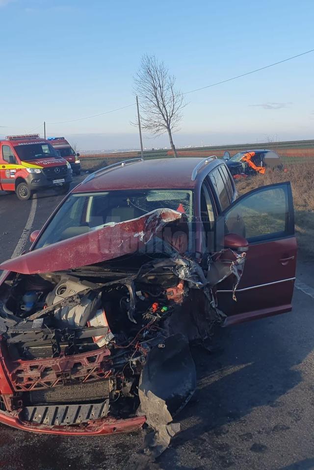 Autoturismul marca VW Touran implicat în accident