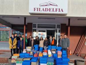 310 cutii de pantofi au fost umplute cu cadouri pentru copiii din Ucraina