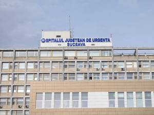 Tânărul este internat în Spitalul Județean Suceava