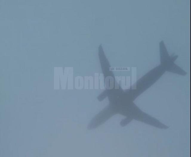 Pilotul avionului de la Larnaca la Suceava a încercat să treacă prin ceață și să aterizeze pe pista aeroportului