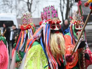 Draguseni a gazduit Festivalul Obiceiurilor de iarna pe stil vechi