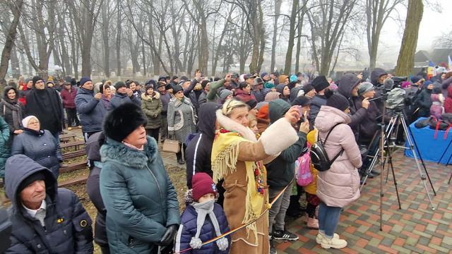 Paradele obiceiurilor de iarnă pe stil vechi din Drăgușeni și Râșca au încheiat programul „Crăciun în Bucovina”