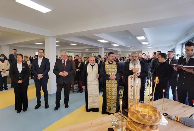 Slujba de sfințire la inaugurarea Grădiniței de la Colegiul „Mihai Eminescu”