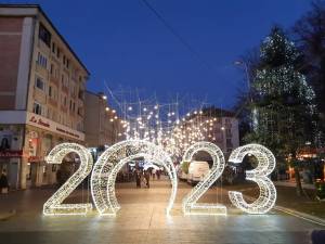 Duminică, 15 ianuarie 2023- ultima zi în care au mai fost pornite instalațiile ornamentale de iluminat de pe străzile Sucevei 3