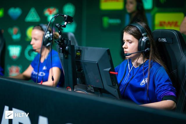 O tânără din Rădăuți a fost desemnată cea mai bună jucătoare de Counter Strike din lume