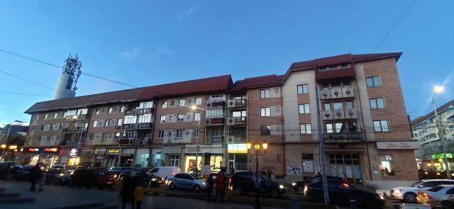 Investiții de peste 61 de milioane de lei în reabilitarea termică și înfrumusețarea fațadelor blocurilor din zona centrală a Sucevei