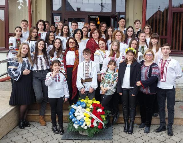 Elevi şi profesori ai Colegiului Tehnic Radauti implicați în acțiune de Ziua Națională a Culturii