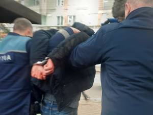 Tânărul care a înjunghiat un om în parcarea Hotelului Bucovina a mers întâi la Tribunal cu intenția de a ucide un judecător
