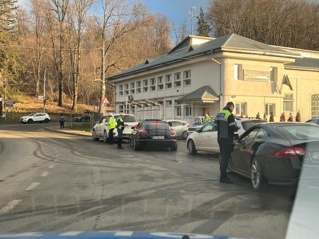 Zeci de permise și certificate de înmatriculare, reținute de polițiști după o razie de proporții în trafic