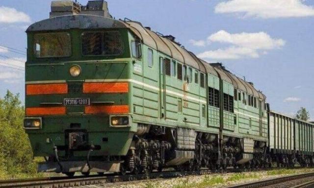 Tren ucrainean de mărfuri pe ecartament lat, la intrarea pe teritoriul romanesc