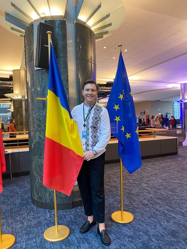Un tânăr de 22 de ani, student al USV, face carieră la Parlamentul European