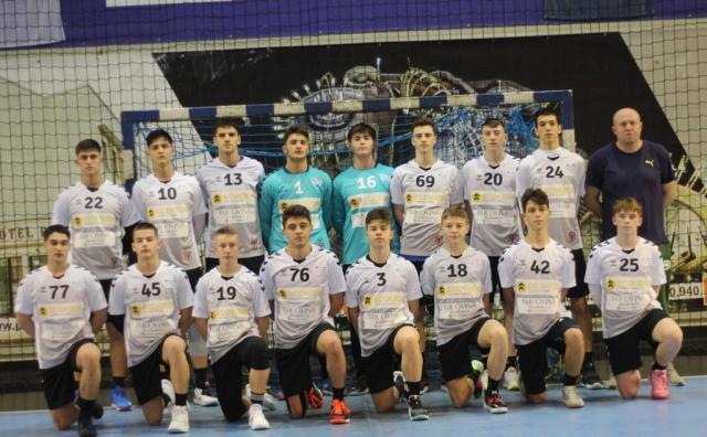 CSU din Suceava a jucat finala turneului pentru juniori din Ardeal. Foto handbalmania.ro