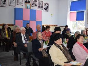 Educatori, învățători, profesori, azi pensionari, sărbătoriți la Școala Gimnazială Nr. 2 din Marginea, în cadrul programului „Vizidom. Bine de la om la om!”