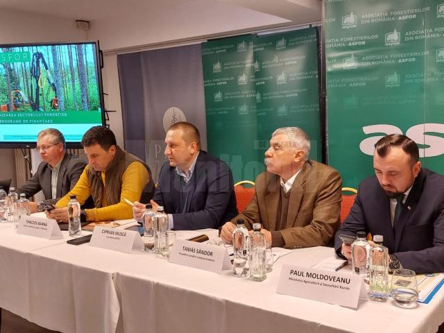 Soluții de finanțare pentru modernizarea sectorului forestier, anuntate în cadrul conferinței organizate de ASFOR