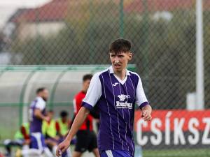 Juniorul Alexandru Savin a punctat pentru Şomuz în amicalul cu Ceahlăul. Foto Alex Savescu