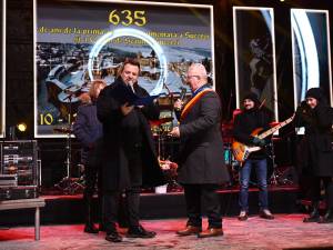 Horia Brenciu și HB Band au primit o diplomă de excelență și medalia aniversară emisă la 635 de ani de atestare documentară a Sucevei
