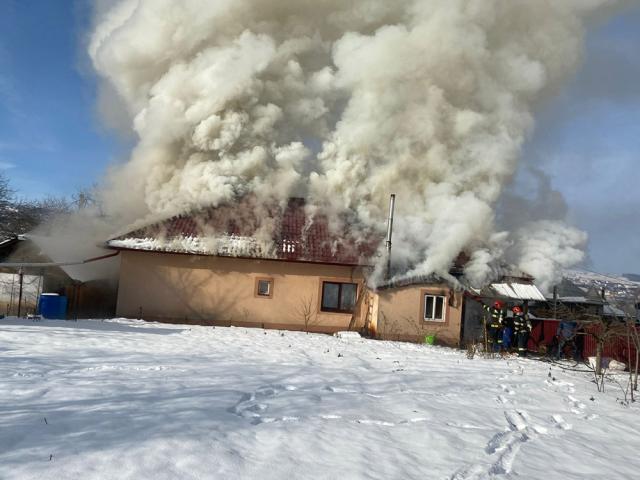 Incendiu puternic şi la Bosanci