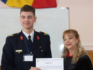 Tudor Mihai Curcă și-a adjudecat Premiul I și Premiul Special la Informatică foto Grațiela Mihăescu