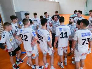 Tânăra echipă pregătită de Vasile Boca face faţă cu brio în Divizia A