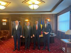Președintele CJ Suceava, Gheorghe Flutur, prezent la semnarea contractului pentru autostrada Bacău - Pașcani