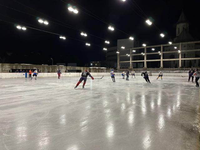 Trei zile cu partide de hochei pe Patinoarul Artificial Areni Suceava 1