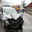 Doi răniți după ce mașina în care se aflau a lovit un parapet la Ilișești