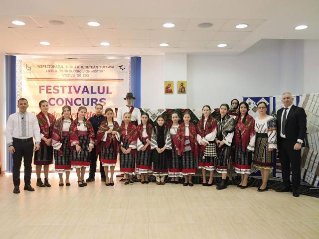 Peste 200 de elevi au participat la Festivalul-concurs „Bucovina - Tradiție, Cultură, Spiritualitate”, la Vicovu de Sus