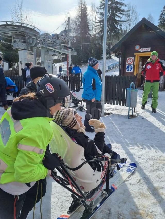 Tabără de schi pentru persoanele cu dizabilități, la Vatra Dornei