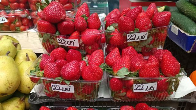 Prețuri piperate la legumele și fructele din piață