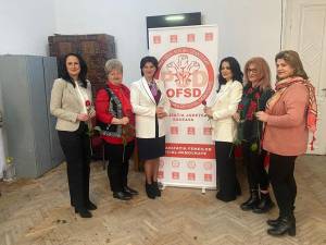 Larisa Blanari alături de colegele din organizațiile locale de femei din PSD