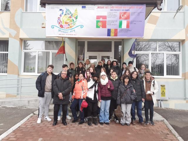 Elevi și cadre didactice din patru țări, în vizită la Colegiul de Artă, în cadrul unui proiect Erasmus+