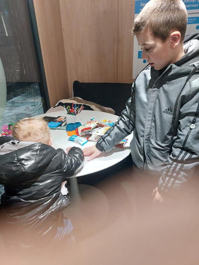 40 de copii și 59 de adulți ucraineni au beneficiat în luna februarie de servicii sociale la Centrul Blue Dot din Vama Siret