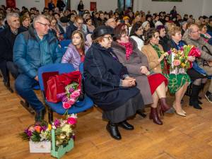 Căminul Cultural din Mitocu Dragomirnei a fost arhiplin la concertul lui Walter Ghicolescu