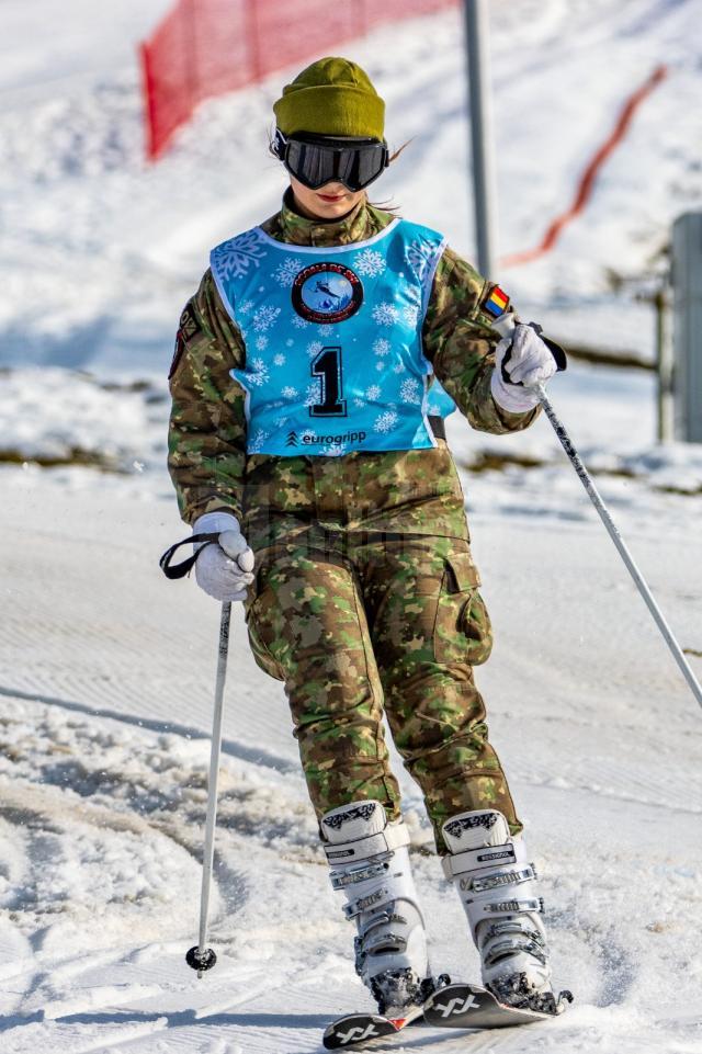 Competiție spectaculoasă de schi, cu elevii Colegiului Militar Câmpulung. Foto Laurențiu Sbiera