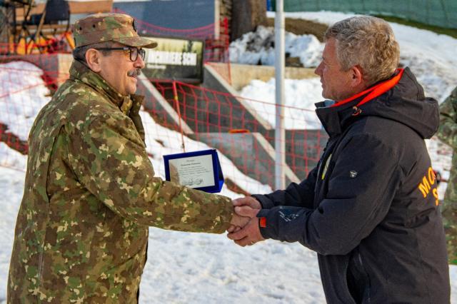 Competiție spectaculoasă de schi, cu elevii Colegiului Militar Câmpulung