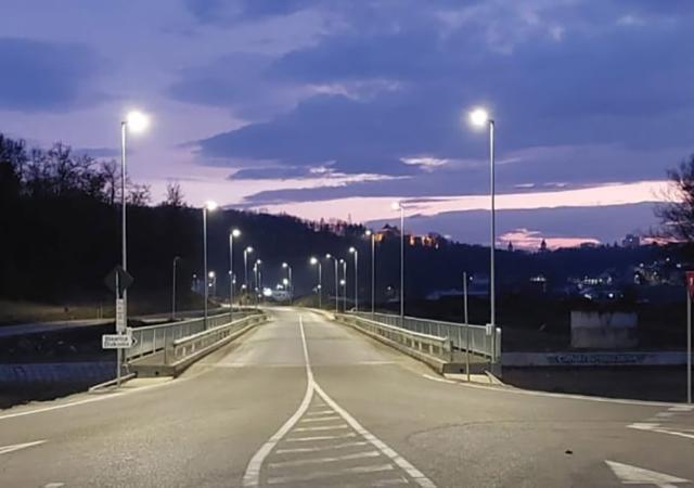 Iluminatul public pe ruta alternativă Suceava - Botoșani a fost pus în funcțiune pe tronsonul Podul Unirii - strada Apeductului