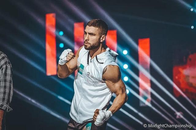 Andrei Ostrovanu e unul dintre cei  mai respectați kickboxeri din Romania