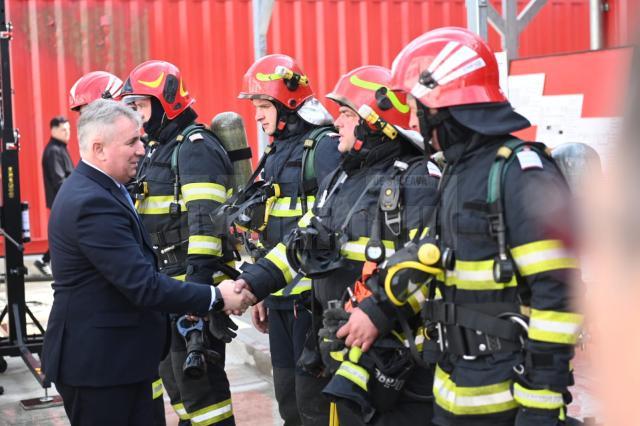 Ministrul Lucian Bode la poligonul de pregatire a pompierilor Siret