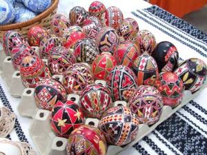Cea de-a XIV-a ediție a „Festivalului Ouălor Încondeiate” la Moldovița va avea loc în Duminica Floriilor