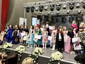 Elevi suceveni, pe podium la Festivalul de muzică „Lucky Kids”