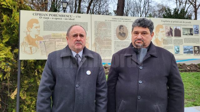 Vicepreședintele CJ Niculai Barbă și directorul Muzeului Național al Bucovinei, Emil Ursu, la vernisajul expoziției  „Ciprian Porumbescu”