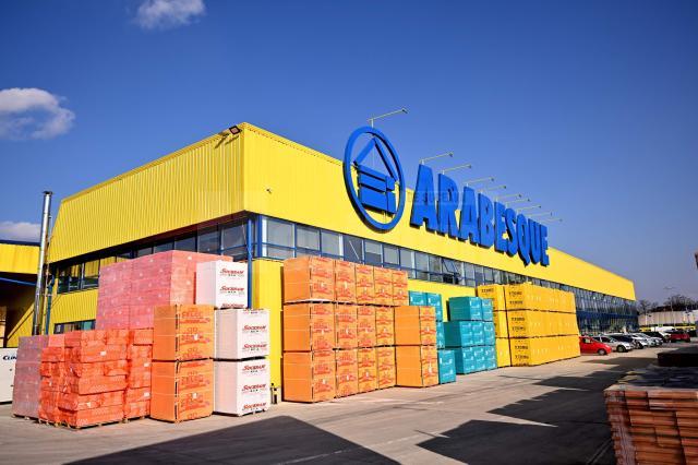 Arabesque a deschis la Suceava cea mai mare platformă logistică pentru materiale de construcții