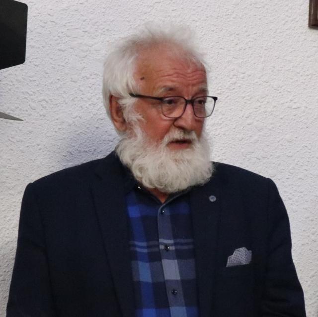 Poeta Cristina Bărăscu a lansat volumul „Limpeziri şi contradicţii”