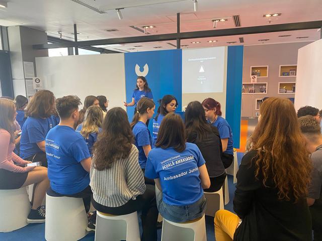 Activități ale elevilor humoreni