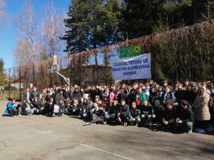 50 de pomi pentru 50 de ani